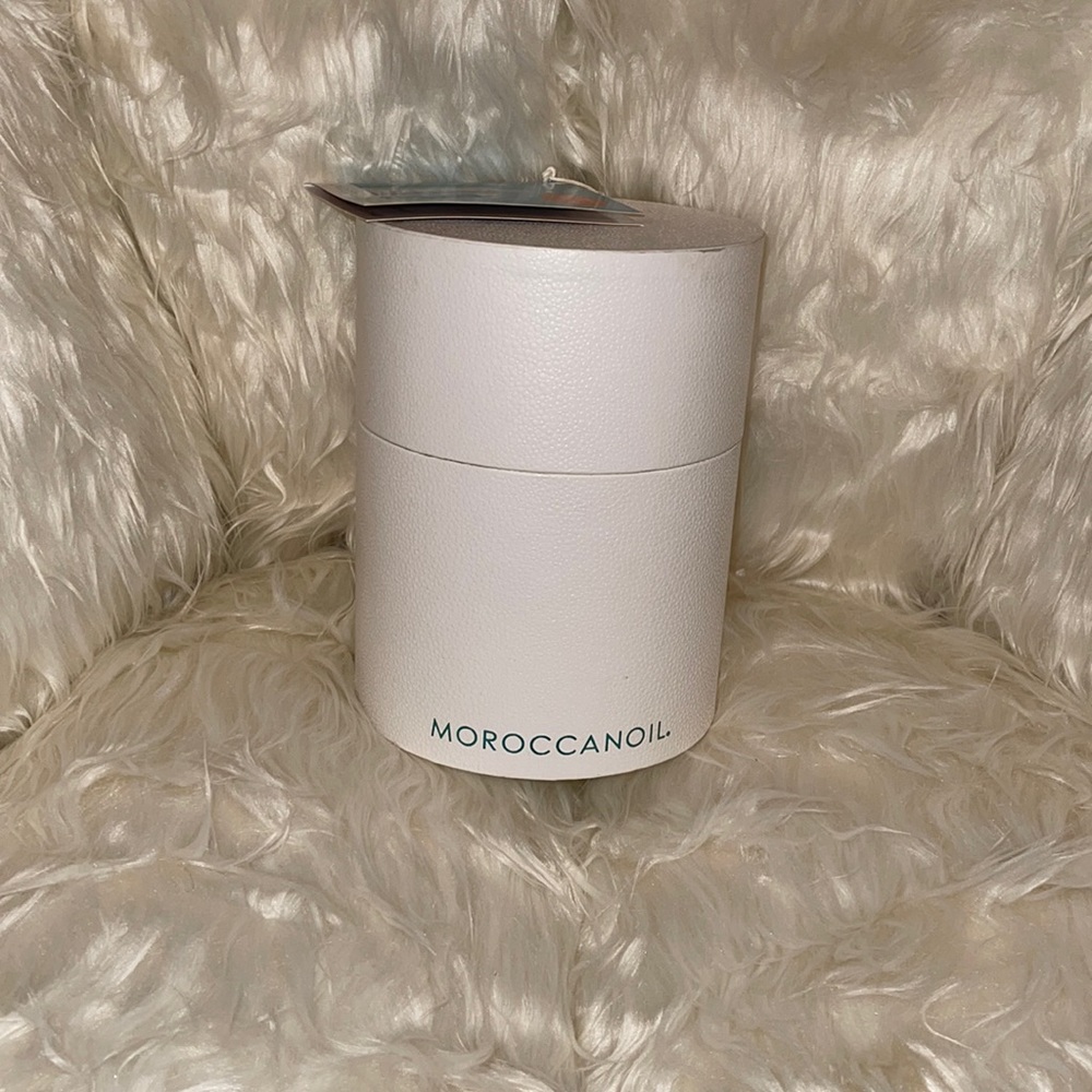 ⭐️ 4 for 12$⭐️ Empty gift box signed Moroccanoil